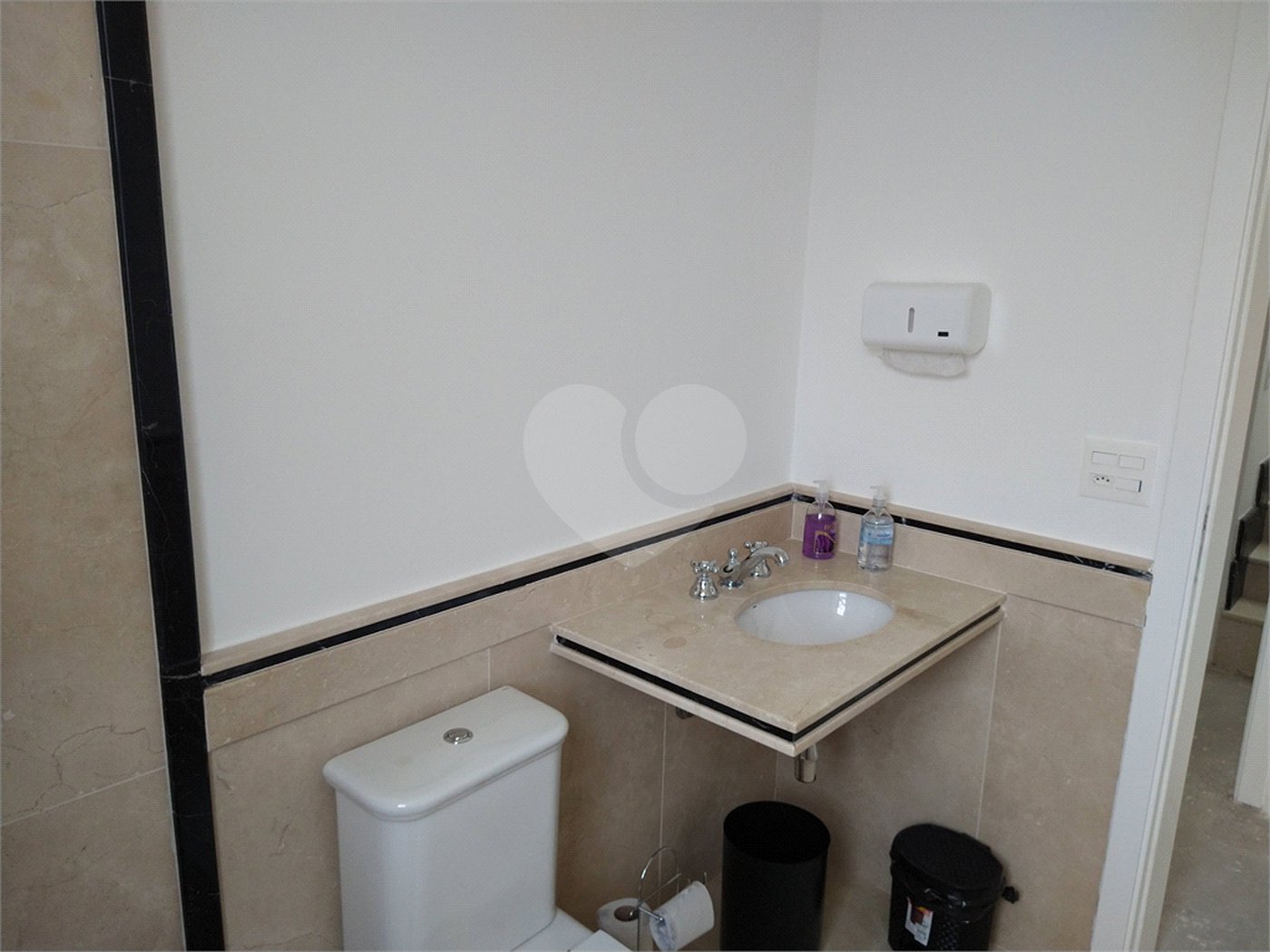 Condomínio de casas de alto padrão em estilo Neoclássico Francês