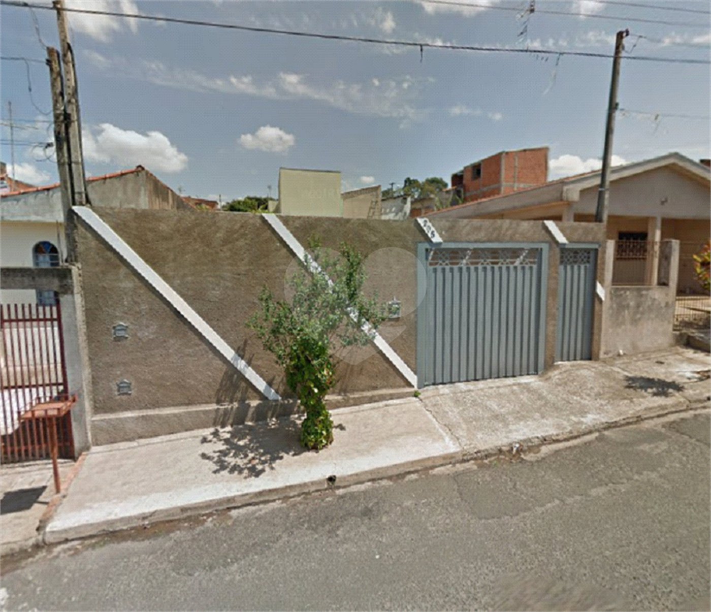 Casa térrea no Cidade Aracy .