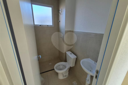 Indaiatuba - Sp - Vila Vic Florença - R$ 290.000,00 - Apartamento de 48m²,, no andar de cima, dois quartos, um banheiro, cozinha e sala, uma vaga de garagem. Condomínio fechado. Apartamento está do jeito que foi entregue . Area de lazer no condominio - Área do condomínio: Churrasqueira