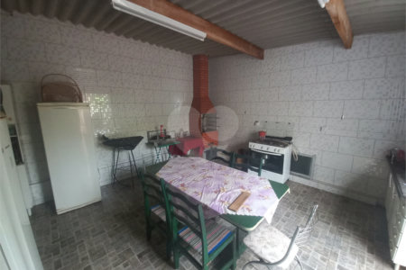 Sobrado para venda.