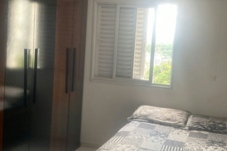 Apartamento aconchegante com 2 dormitórios, sendo 1 suíte, ao lado do Shopping Raposo!