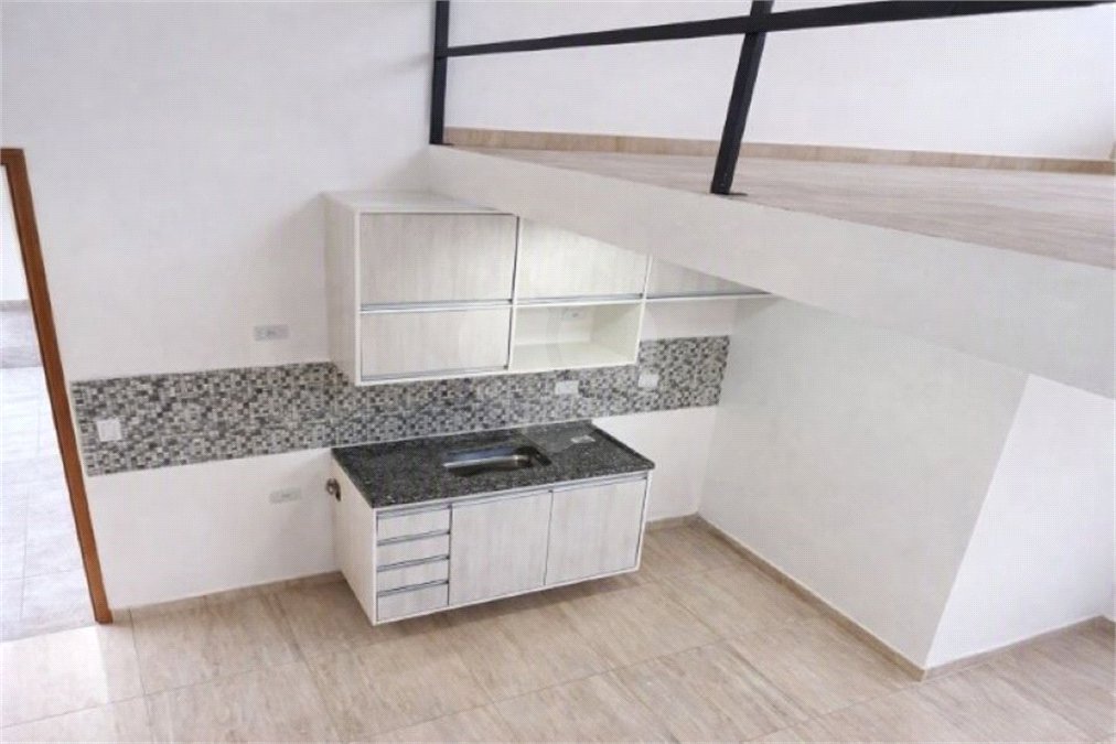 Prédio com Renda no Jabaquara - 773 m2 sendo 13 Studios, Salão Comercial e 22 vagas de garagem!