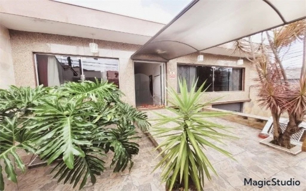 Casa para venda ou locação em São Caetano do Sul, no bairro Olímpico, com 307 m², 8 quartos (3 suítes) e 10 vagas de garagem