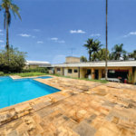 Casa á venda – Granja Viana