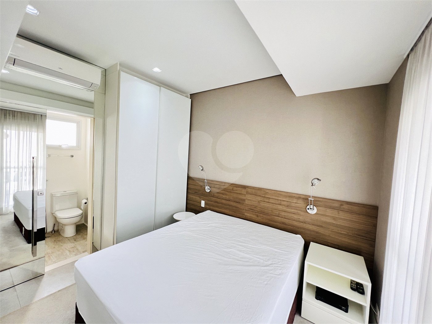 Apartamento venda / locação Vila Nova Conceição, 80m², andar alto, 1 suíte e 2 vagas