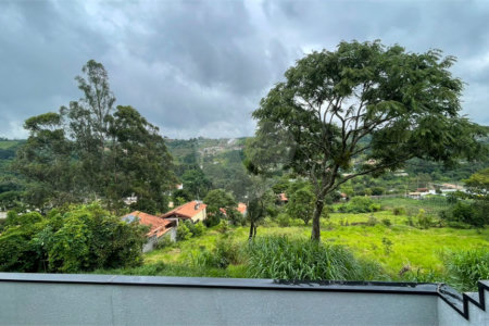 Casa térrea encantadora - Terreno 544m² (17 x 32m), com 198m² no Bairro Estância Brasil - Atibaia