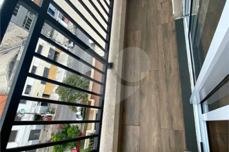 EXCELENTE APARTAMENTO Localizado no bairro do Bom Retiro próximo à Avenida Santos Dumont, com acesso