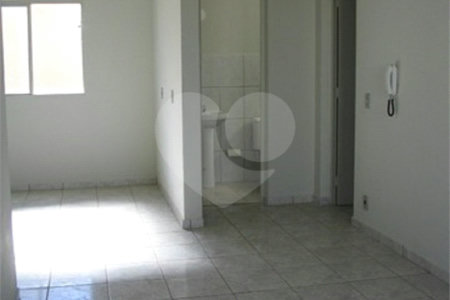 Apartamento no Condomínio Residencial Jardim das Torres.