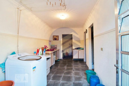 Casa para alugar com 3 quartos, sendo 1 suíte, em Jardim Monte Kemel, São Paulo - SP