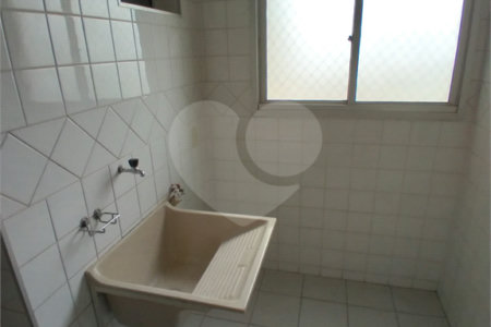Apartamento com 3 dormitórios sendo 1 suíte.