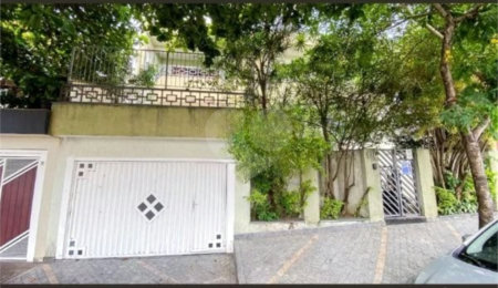 Casa à venda com 5 quartos, sendo 4 suítes,  em Jardim, Santo André, SP