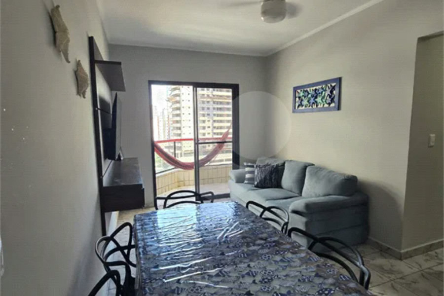 Belíssimo apartamento recém reformado na Praia Grande.