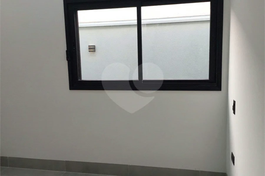 Casa térrea em condomínio fechado com 3 dormitórios sendo 1 suíte em Piracicaba-SP.