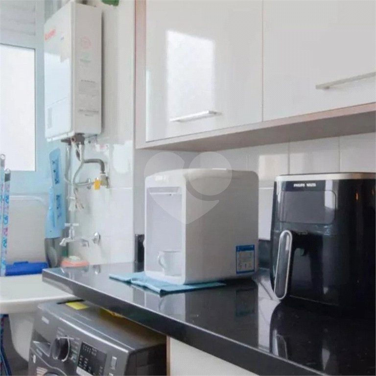Apartamento no Ipiranga de 68m2 com 2 dorms, 1 suíte, 2 banheiros, 1 vaga. Estuda permuta.