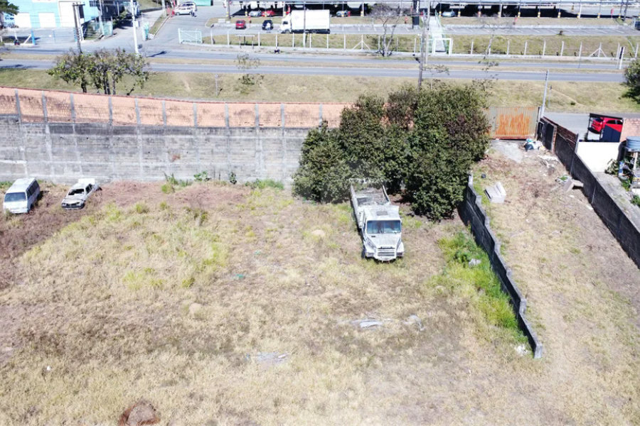Terreno Plano para Construção ou Investimento – 3.200m² – Frente ao San Michel no bairro Campos Elíseos
