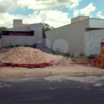 Terreno com 160,00 m² de área total.