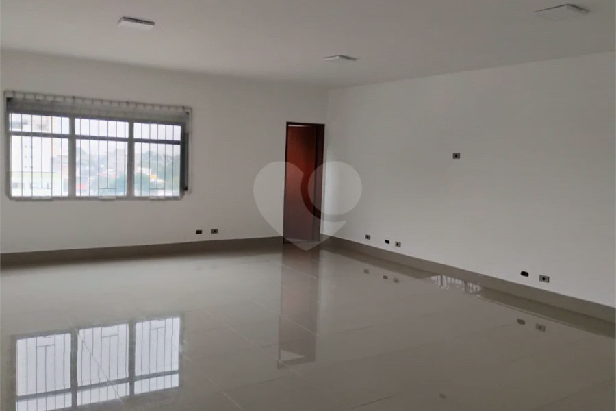 Aluga-se sala comercial na Vila Santa Catarina