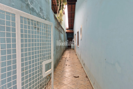 Casa Térrea à venda com 4 quartos, sendo 2 suítes, em Loteamento Loanda, Atibaia, SP