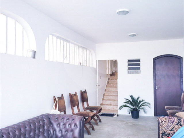 Sobrado à venda com 4 quartos, sendo 2 suítes,  em Vila Madalena, São Paulo, SP