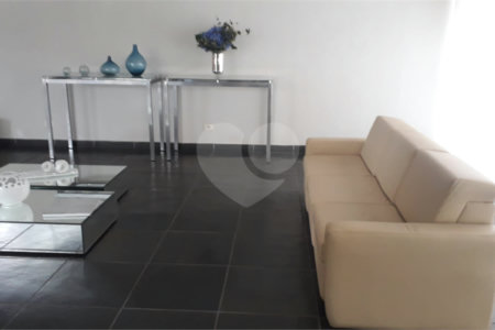 Venda apartamento 2 dormitórios, vaga de garagem fixa, lazer completo. Campo Belo. SP.