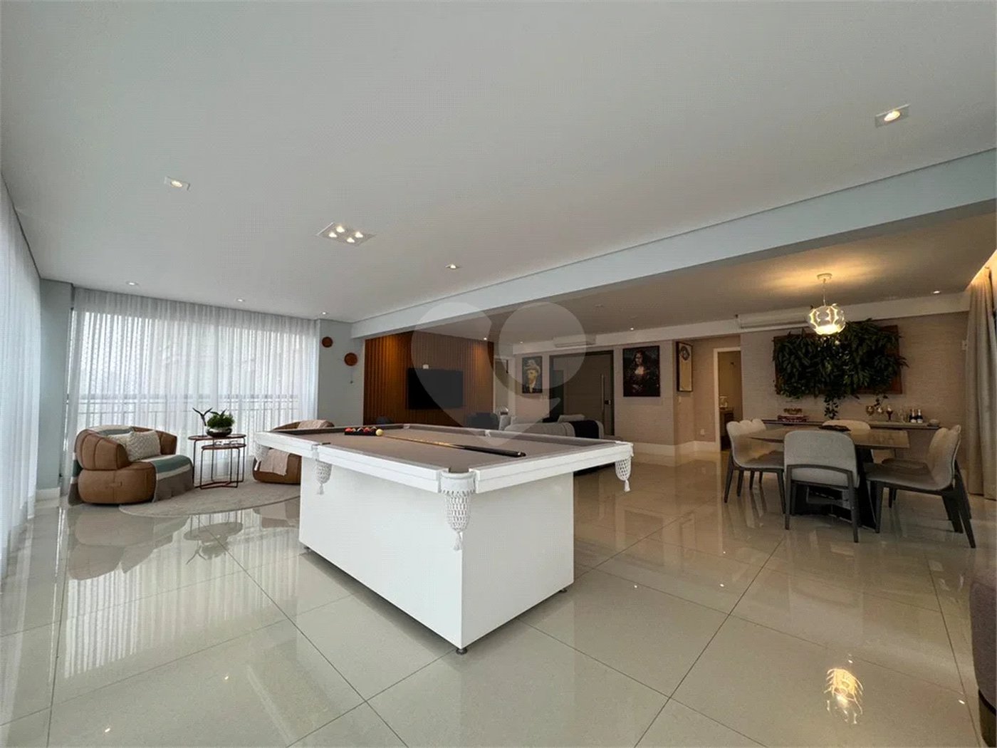 Santana Alto Padrão/Porteira Fechada, Apto. 260 m² 4 Suítes, 5 vagas 2 depósitos privativos