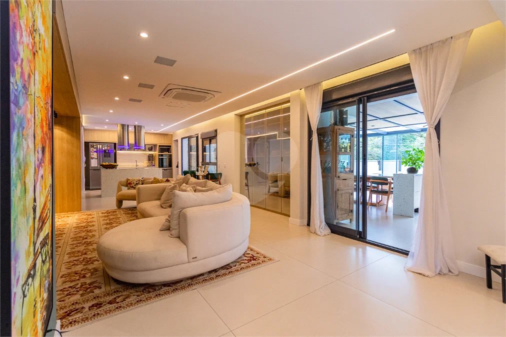 Apartamento 3 suítes 4 vagas 318m² a venda na Vila Sofia - São Paulo