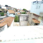 SOBRADO DE 100 M² COM 03 DORMITÓRIOS, VAGA E QUINTAL PARA LOCAÇÃO (OU VENDA) NO JARDIM DO COLEGIO-SANTANA