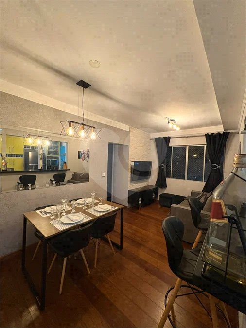 Apartamento reformado e mobiliado no Residência América - Venda - Parque Maria Domitila