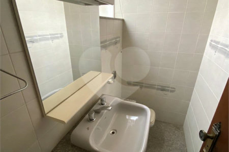 Casa Térrea com 3 suítes, sendo 1 suíte master.
