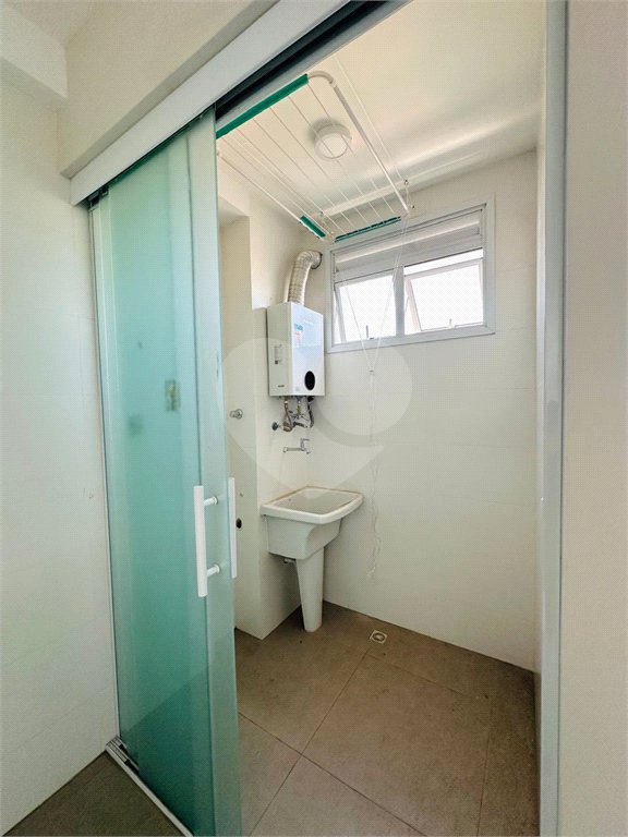 Apartamento com 2 dormitórios, sendo 1 suíte