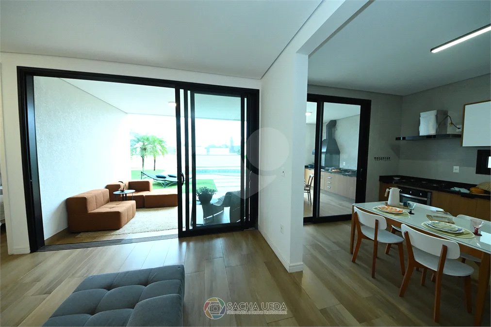 Indaiatuba - SP - Condomínio Helvetia Park - 490 m² Terreno - Sobrado com 307 m² de Área Construída - Escritório com móveis planejados - Sala de estar e jantar ampla e integradas - Cozinha planejada completa, com eletrodomésticos (cooktop, forno, coifa, geladeira, microondas) - Lavanderia