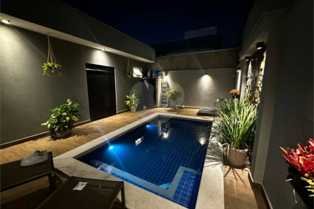 Casa a venda no condomínio Faixa Azul.