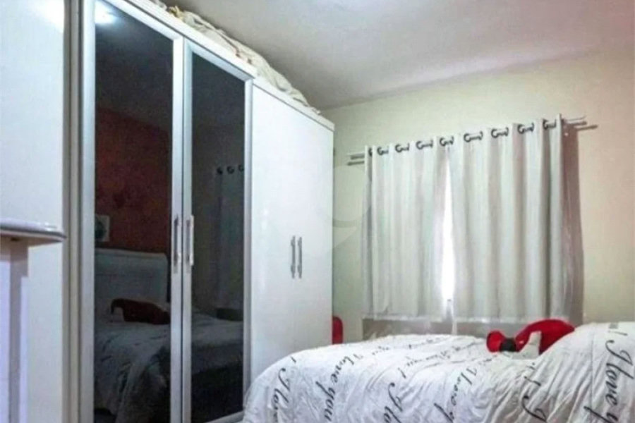 Sobrado à venda com 3 dormitórios na Vila Carrão
