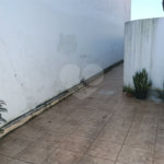 Casa de 1 dormitório com quintal e jardim na Vila Ipojuca!