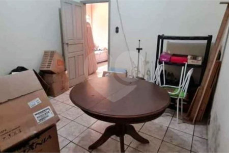 Casa térrea para venda em Descalvado/SP.