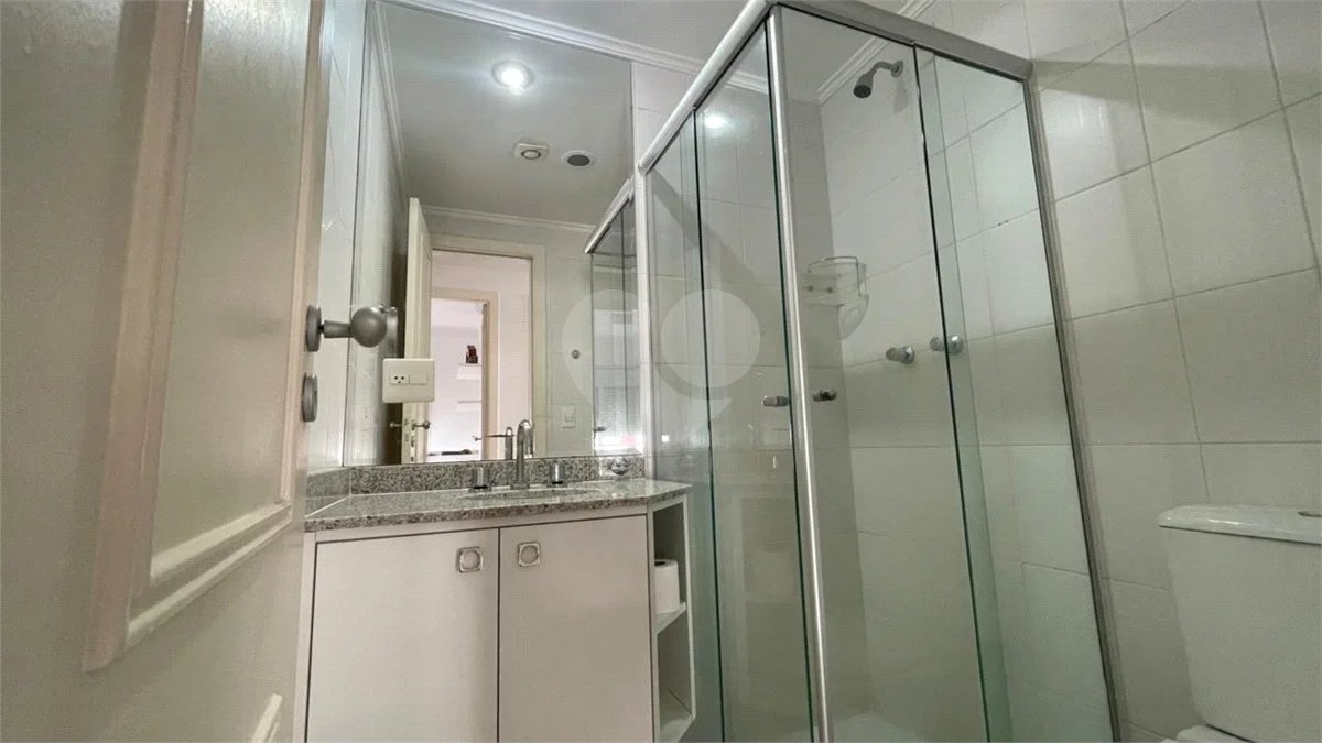 Apartamento à venda ou para alugar com 3 quartos, sendo 1 suíte,  em Riviera de São Lourenço, Bertioga, SP