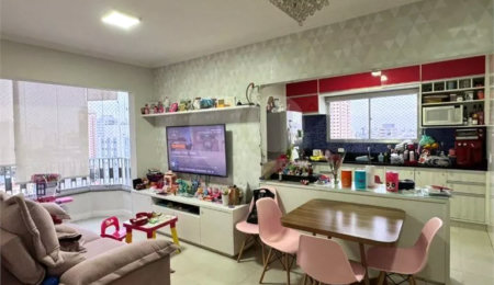 Apartamento à venda com 3 quartos, sendo 1 suíte,  em Vila Dom Pedro I, São Paulo, SP