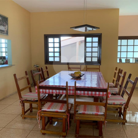 Casa ampla à venda no Vale das Flores em Atibaia