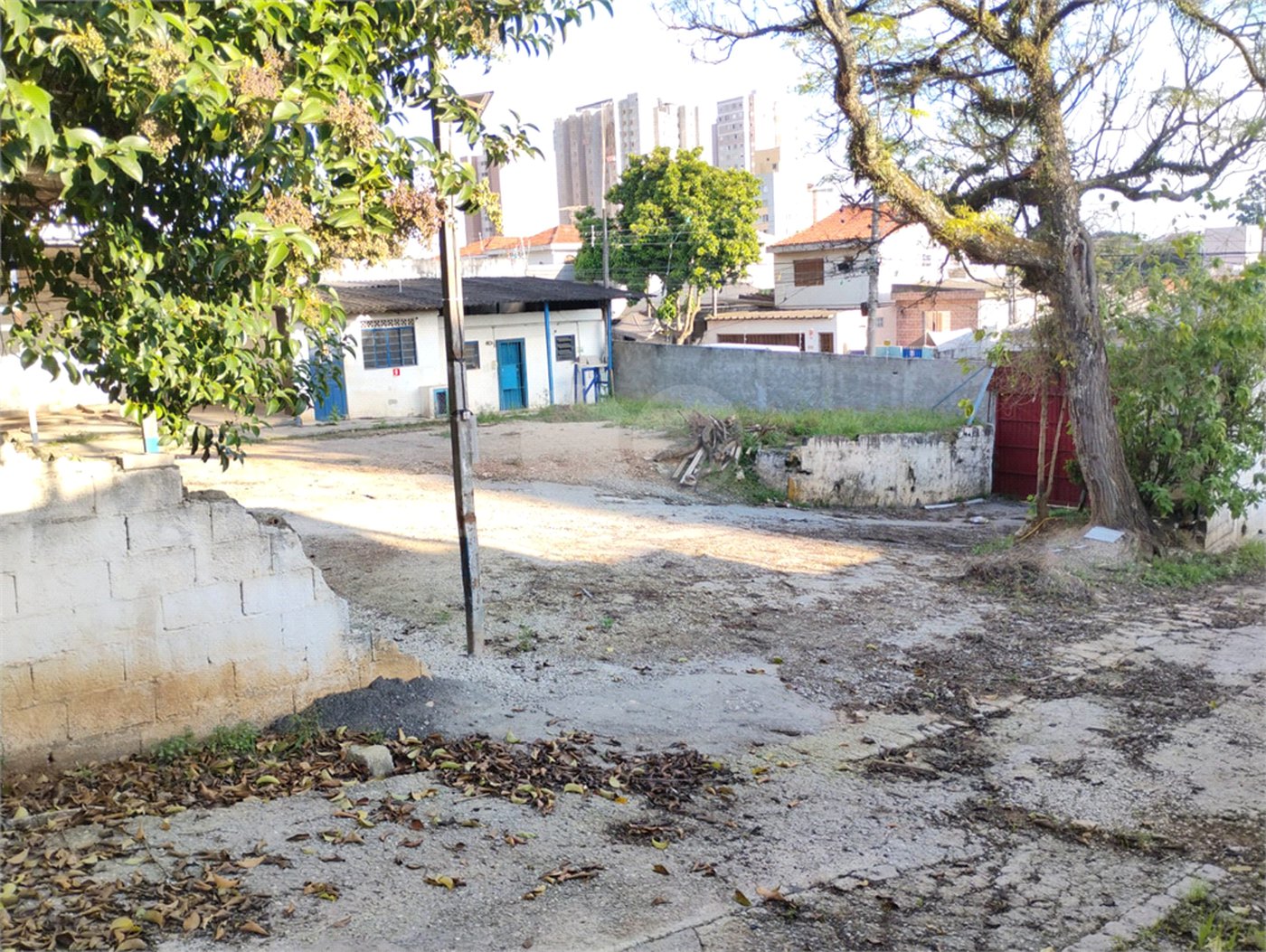 Aluga-se imóvel comercial na Zona Sul com 1500 m2