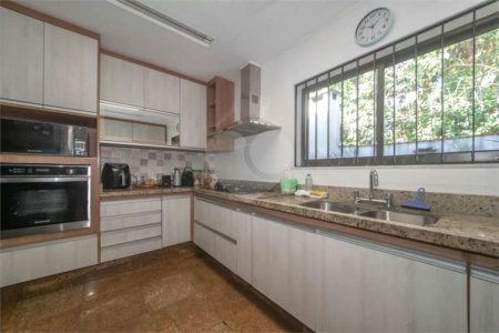 Casa Alto Padrão.Localização excelente. Venha conhecer. Agende uma visita.