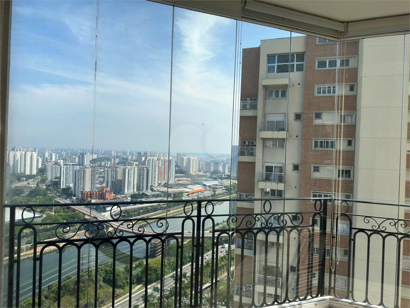 Apartamento para alugar com 4 suítes em Jardim Fonte do Morumbi, São Paulo, SP