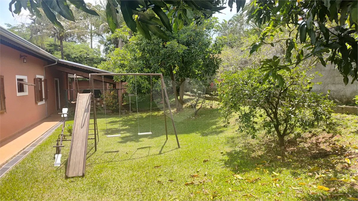 Casa à venda com 3 quartos, sendo 2 suítes, no condomínio Cafezal VI, Itupeva - SP