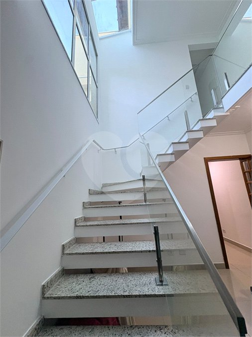 Sobrado a venda Ipiranga/SP 180m² com 3 Quartos suítes 5 banheiros 4 vagas área de serviços e Churrasqueira.