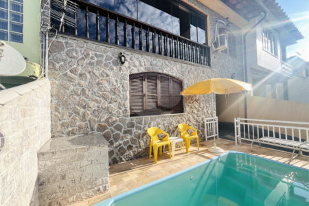 Casa com piscina com 4 quartos no bairro Adriana próximo West Shopping, Estrada da Posse