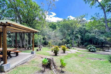 Casa á venda em condominio em Caieiras SP