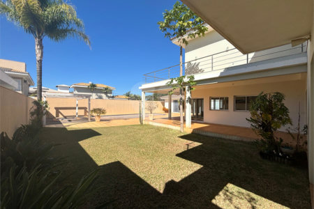 Casa á venda condomínio Damha I