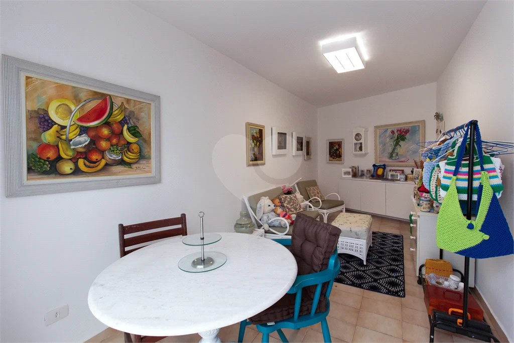 Casa Térrea a VENDA na Vila Bertioga com 3 suítes 3 vagas