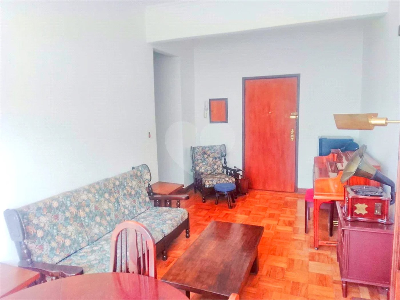 Apartamento na Consolação com 2 quartos, varanda, sem vaga.