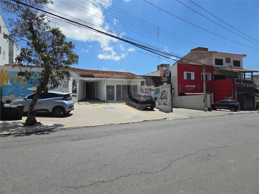 Em bairro nobre está o seu maravilhoso lote em Atibaia, Venha conhecer.