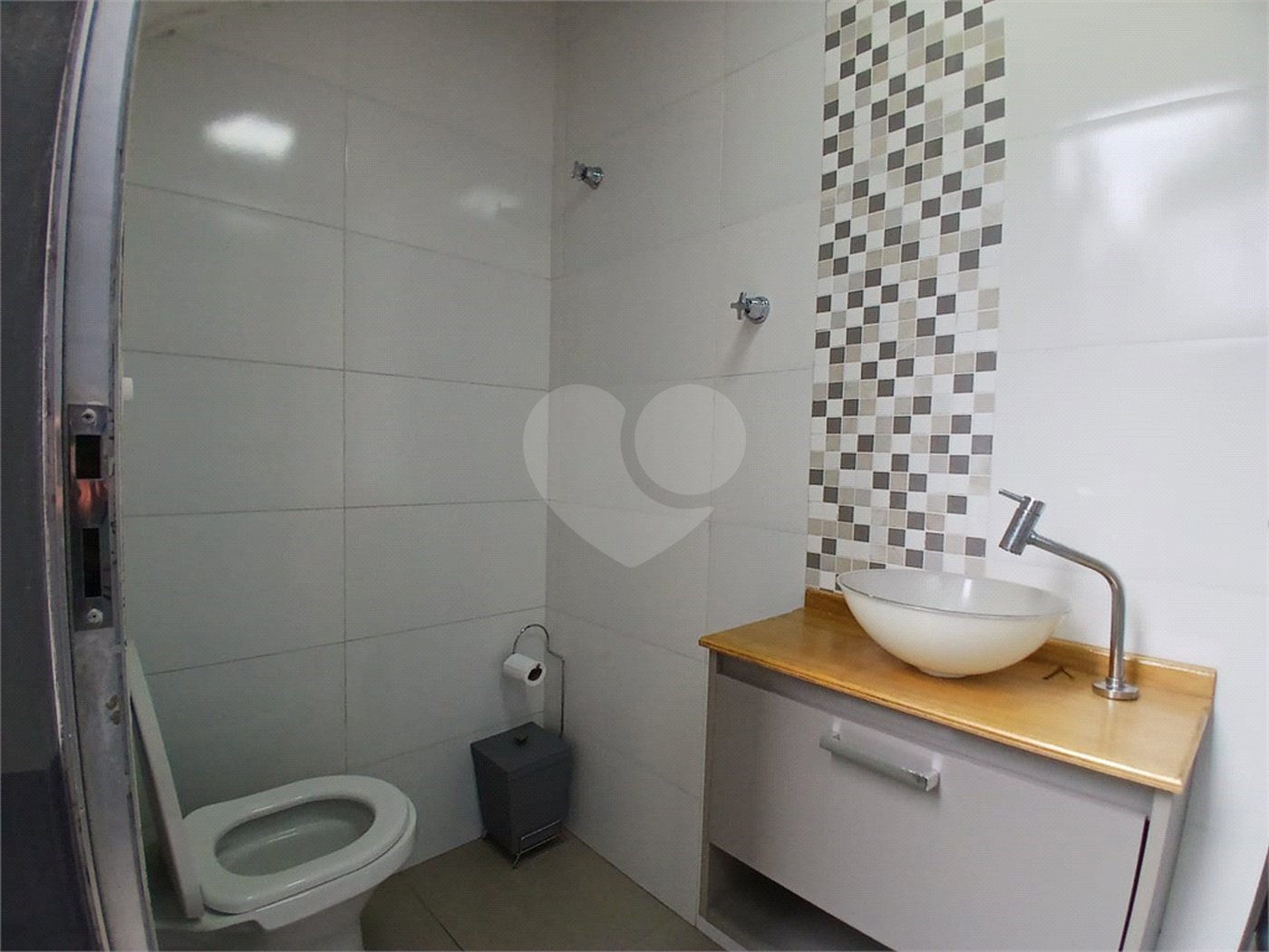 Oportunidade No Alto de Pinheiros Ótimo Sobrado com 352m² de A.C, frente para uma bela Praça.